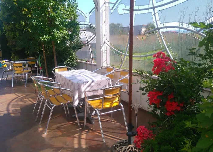 семеен фреш Хотел Равда