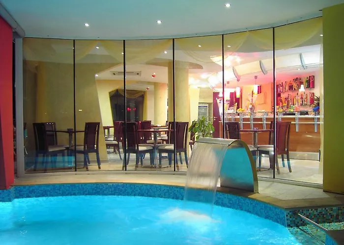 Хотел семеен фреш 3*