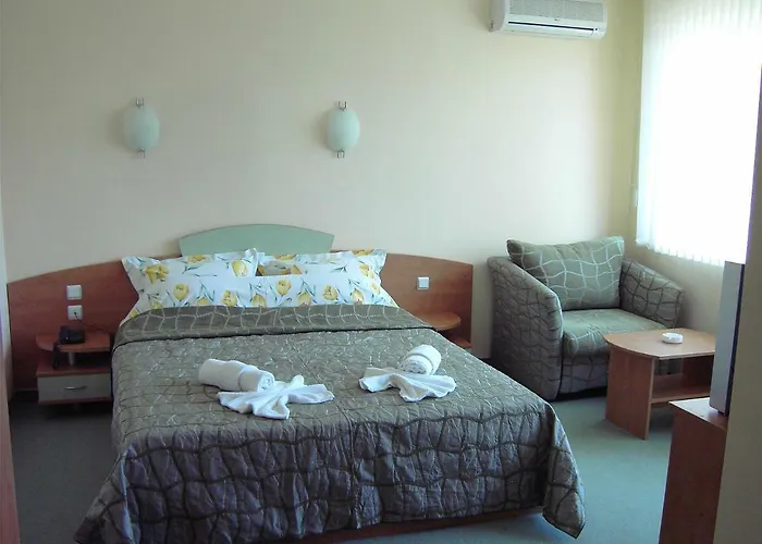 Хотел семеен фреш 3*